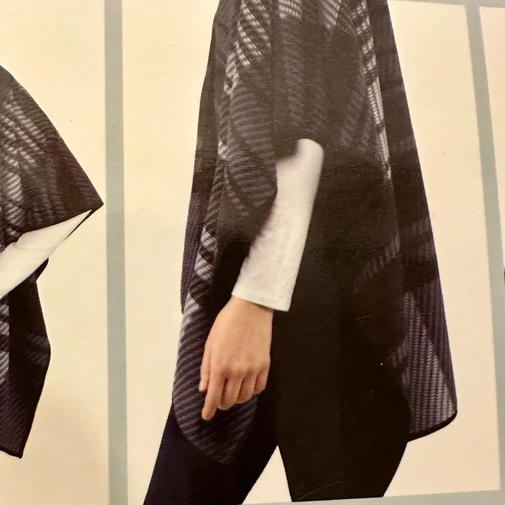 Ike Behar Reversible Fashion Wrap With High Pile Fleece One Size Soft Warm (NEW)